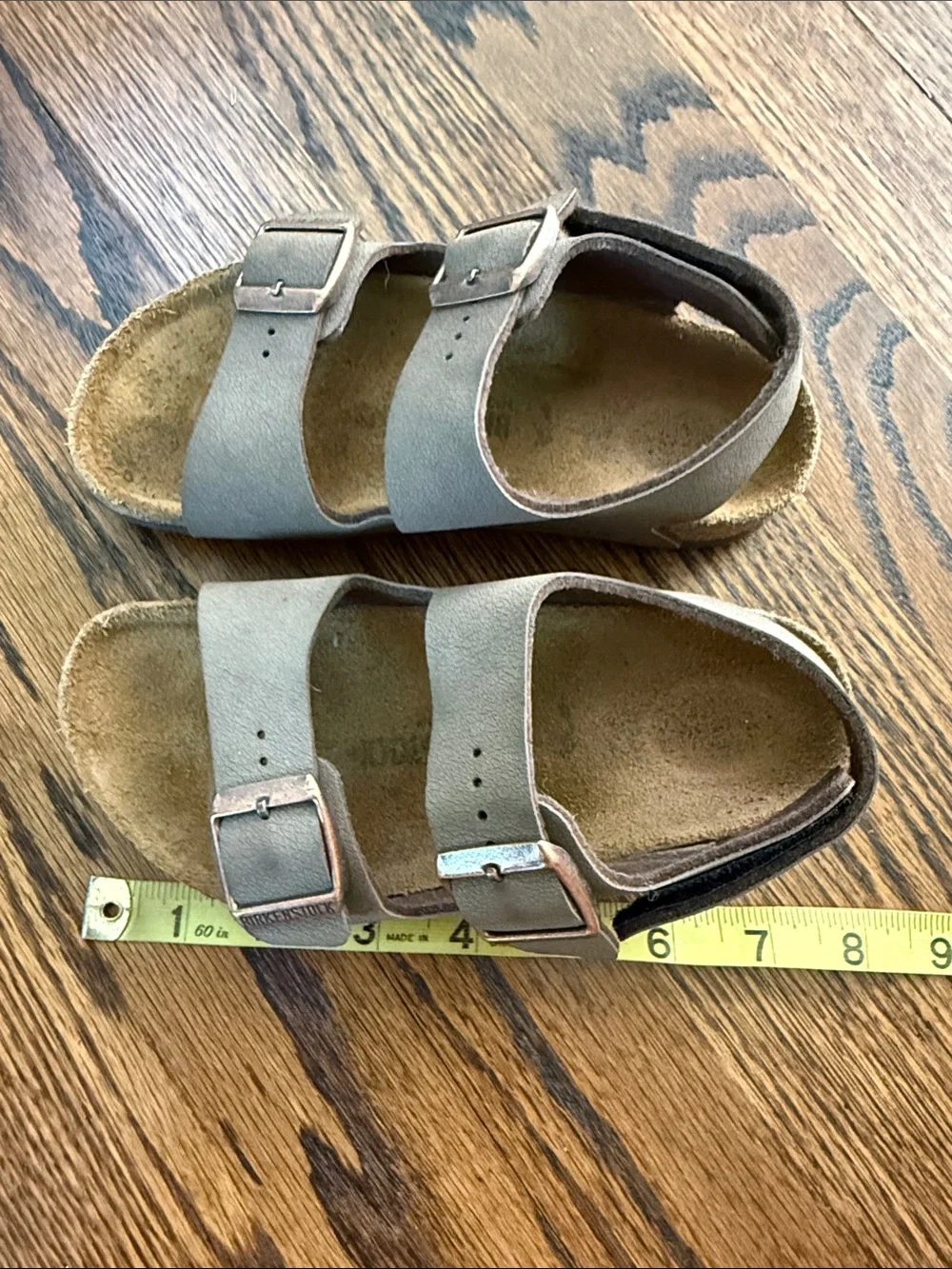 E Birkenstock Kids Double-Strap Taupe Sandals with Metal Buckles